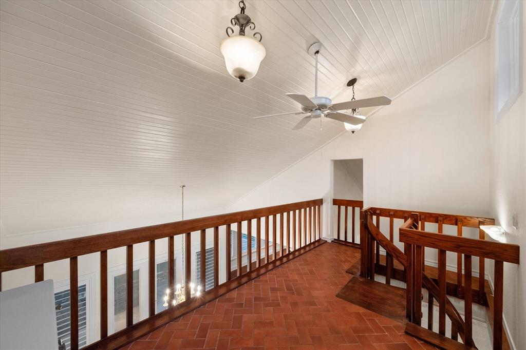 7 Woodland Drive