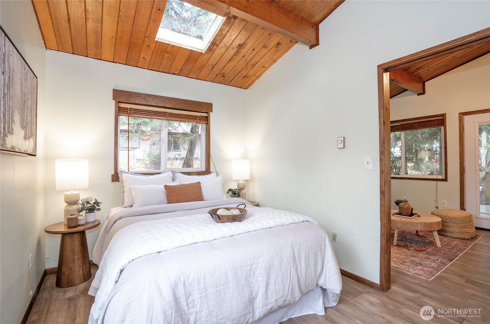 70 E Larchmont Place