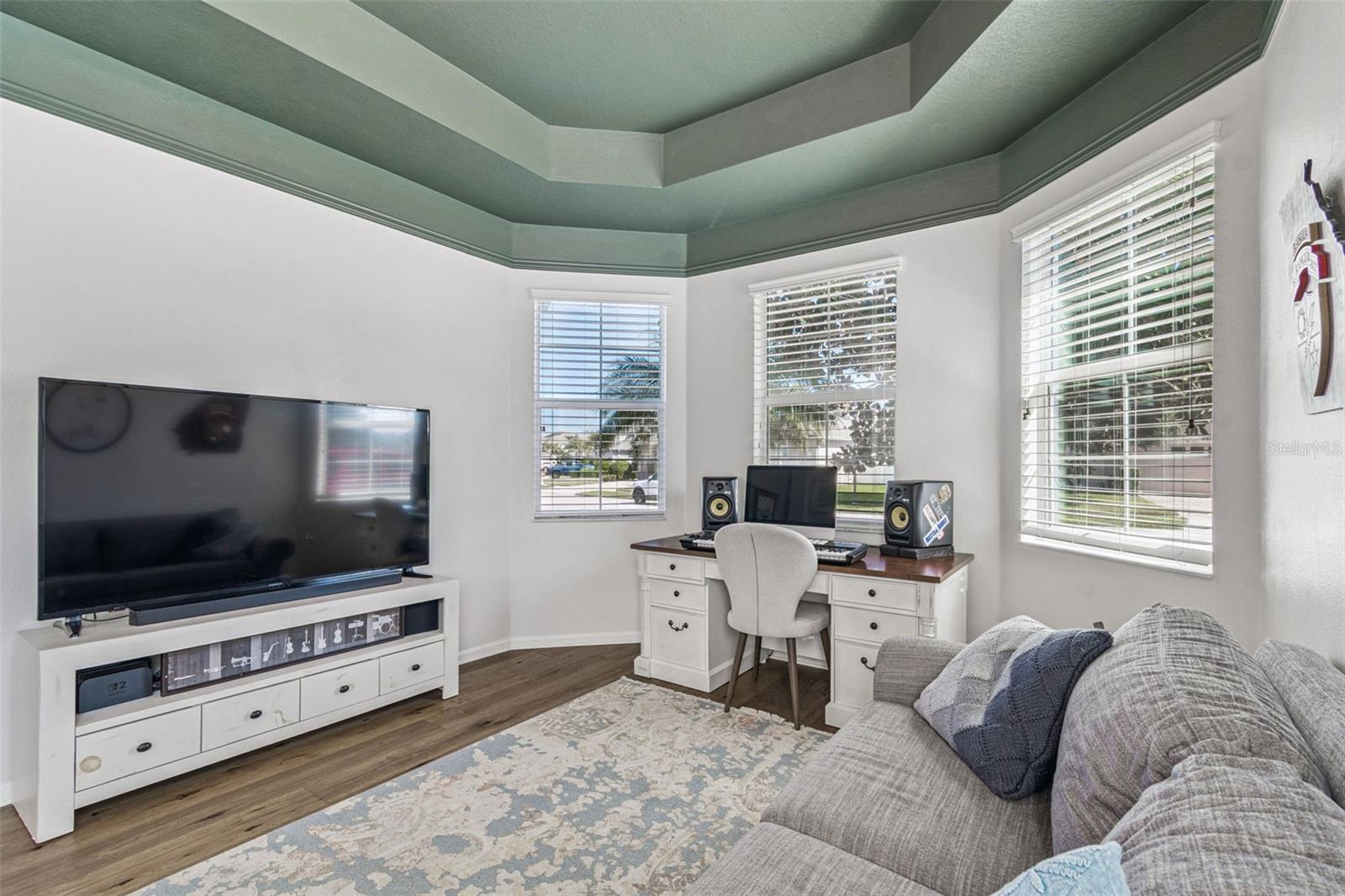 8621 Eagle Brook Drive