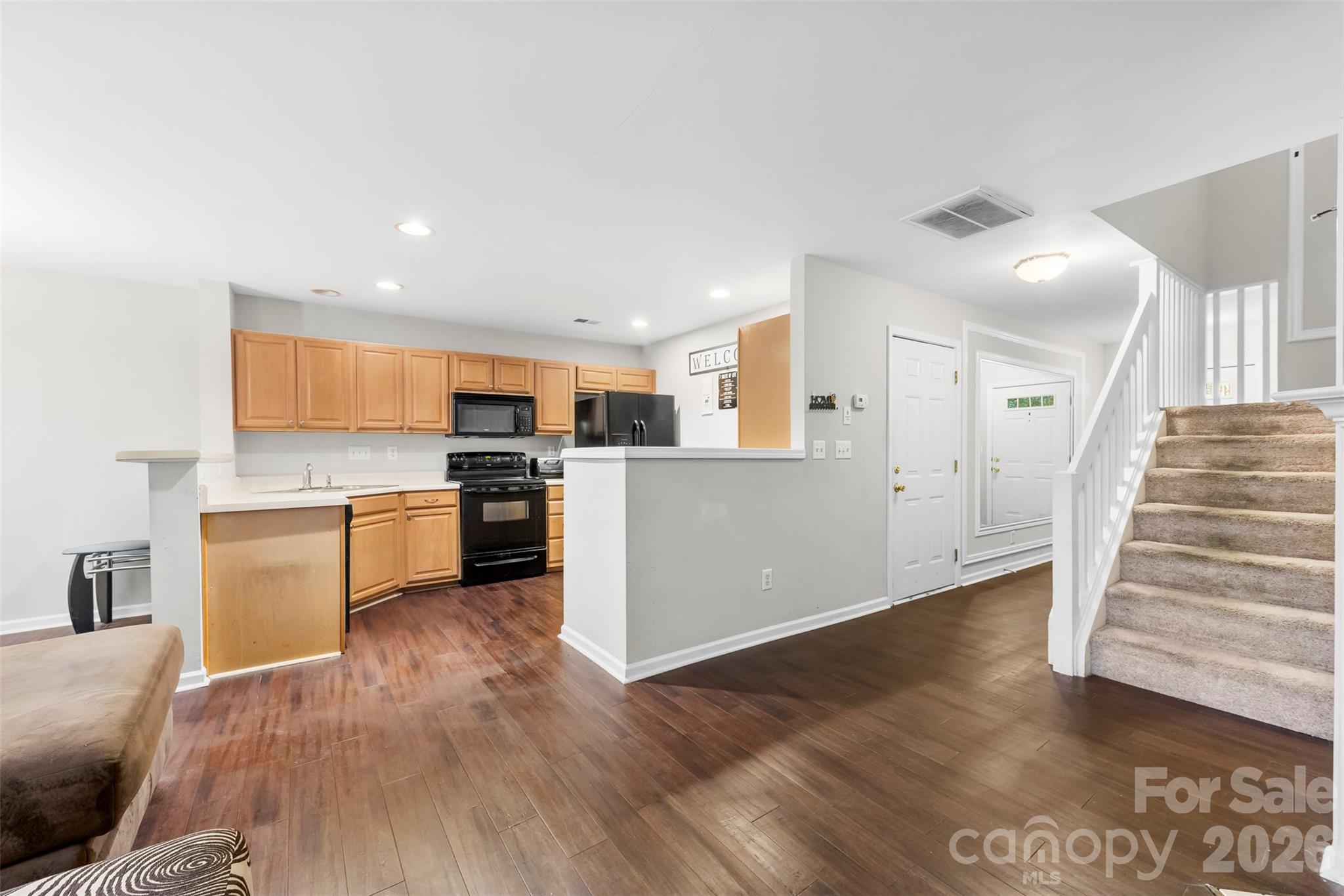 8144 Christmas Court