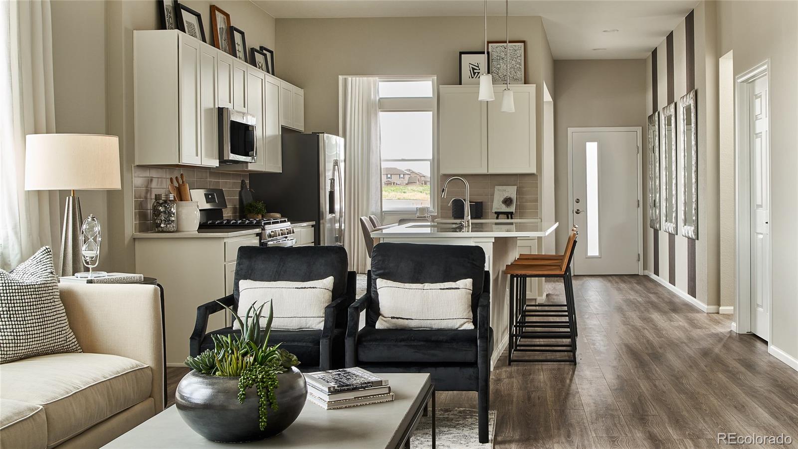 6611 N Ceylon Street