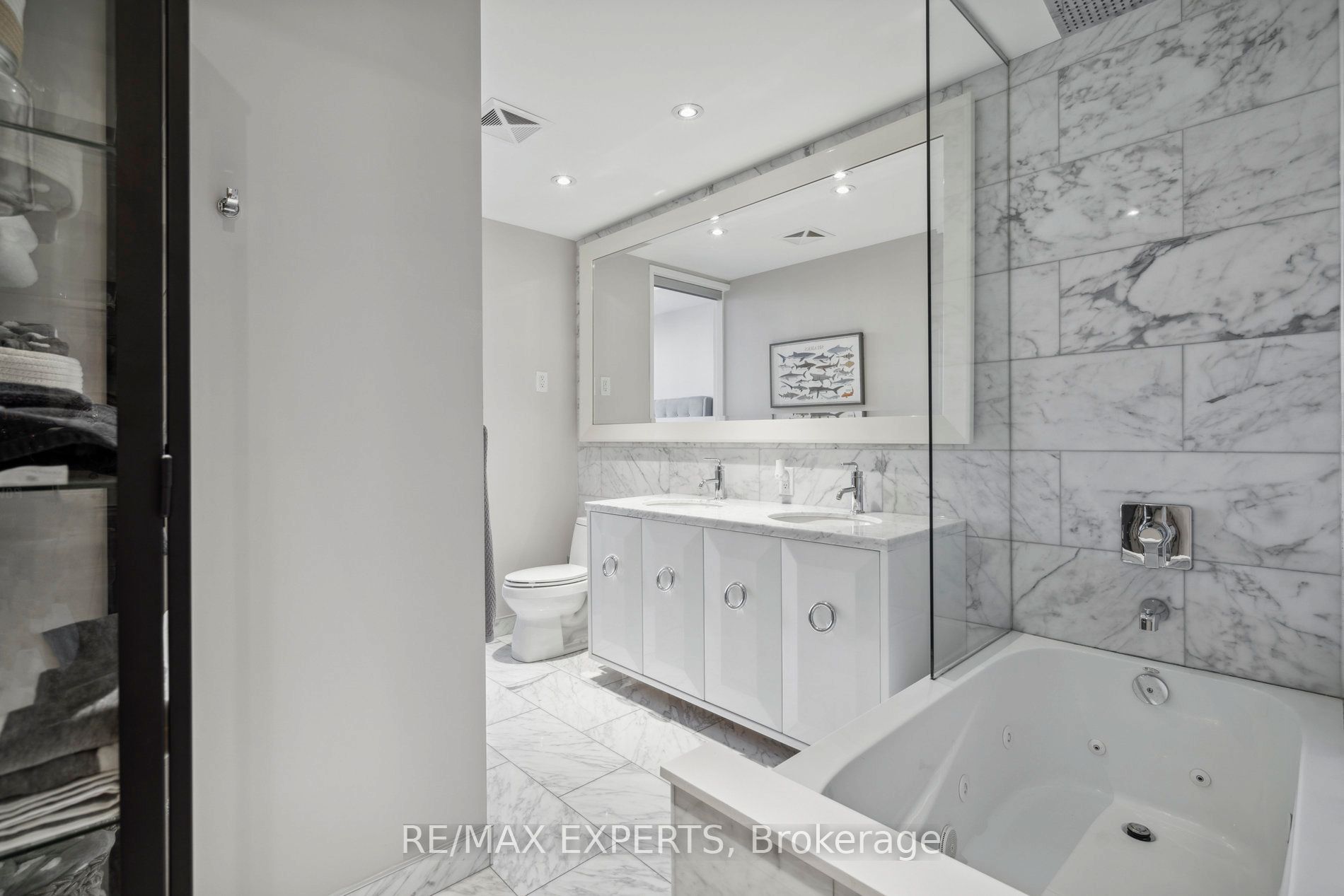 90 Park Lawn Rd PH-3007