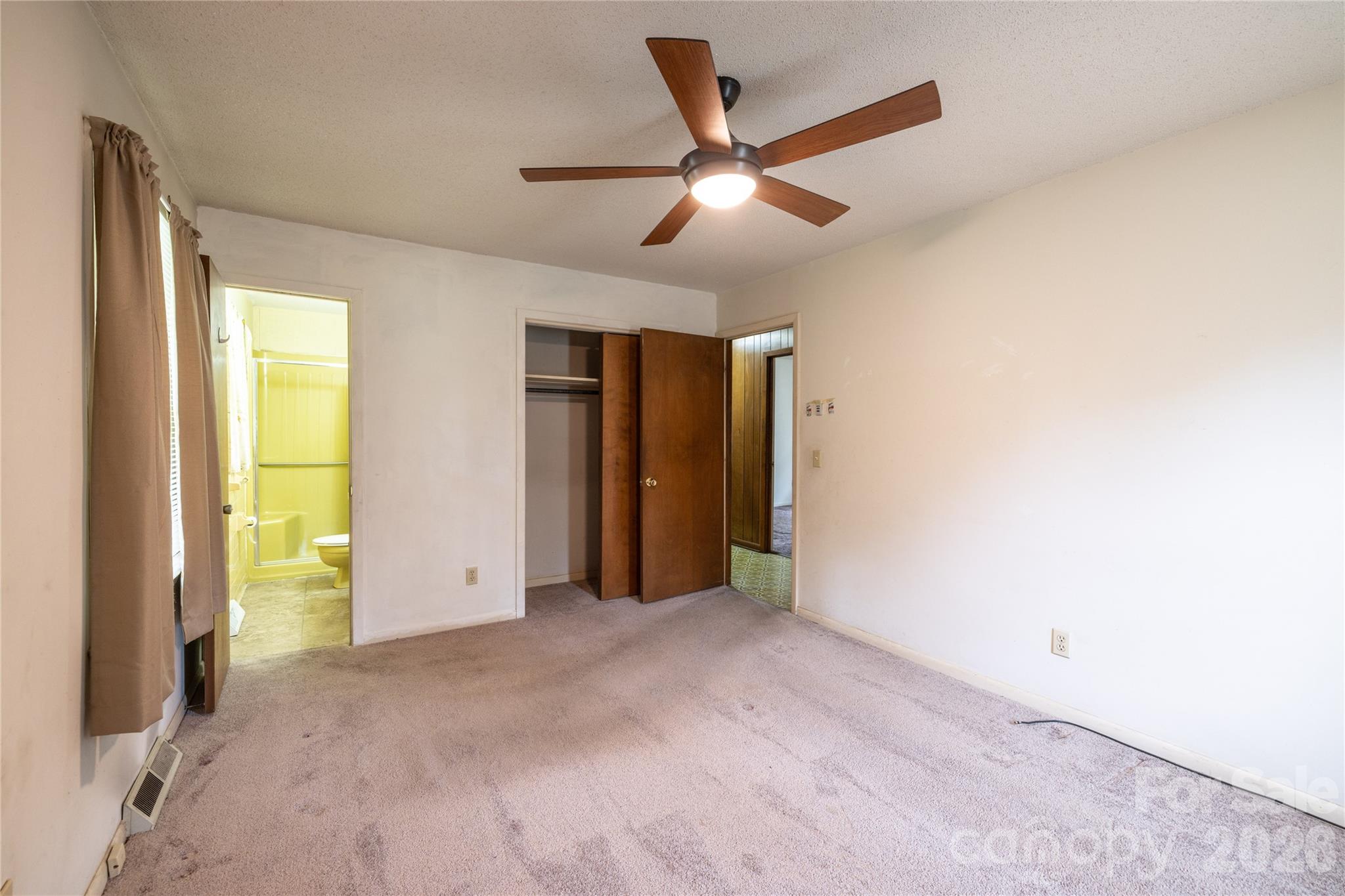 2209 Woodhurst Lane