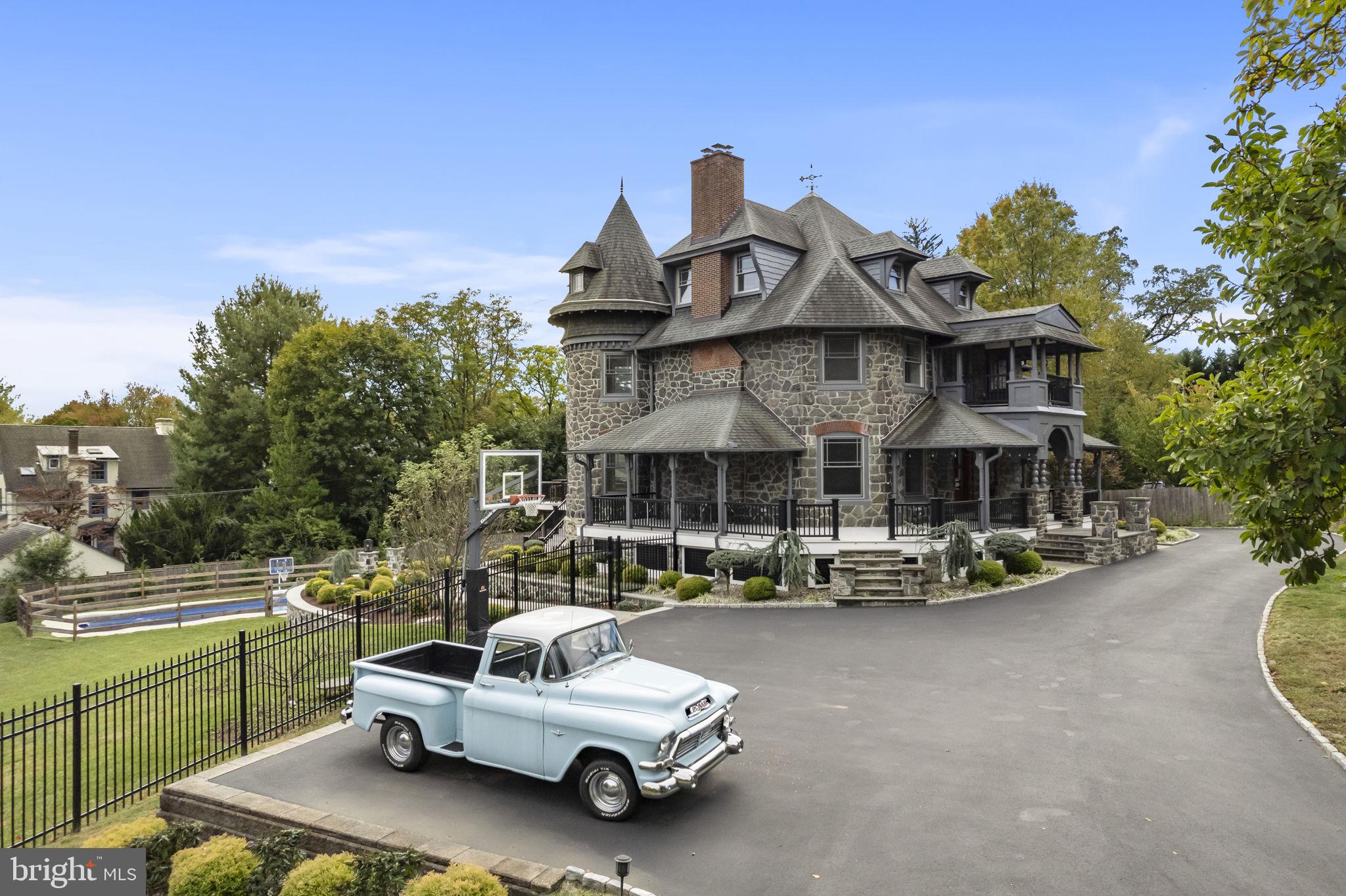 662 S Highland Avenue