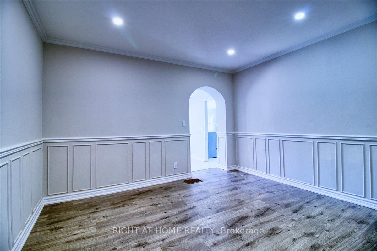 42 W Anger St
