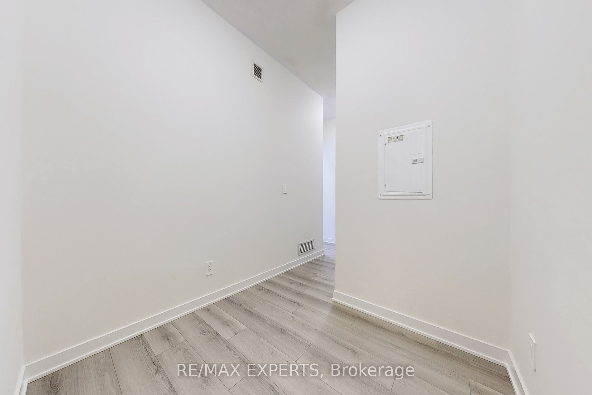 1440 Clarriage Crt 106