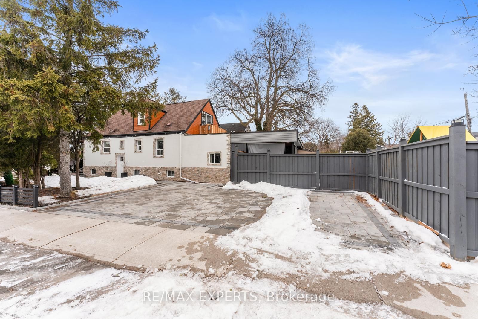 85 Tiago Ave