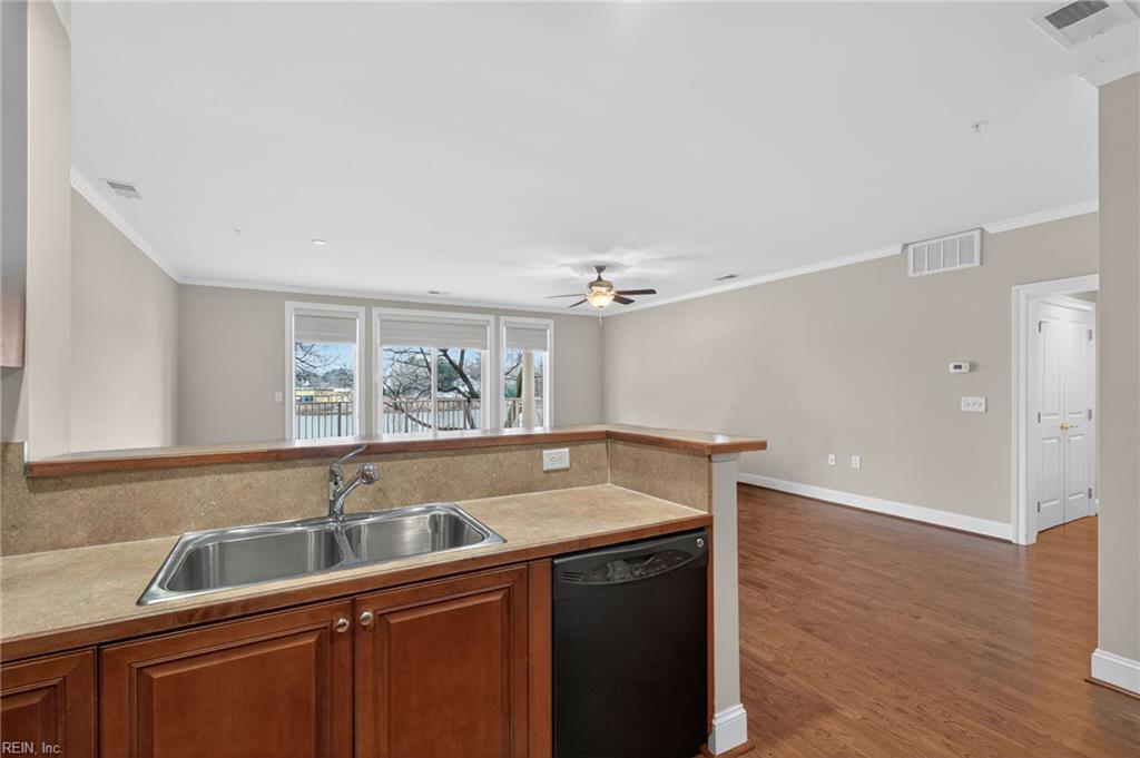 955 Bolling Avenue 204