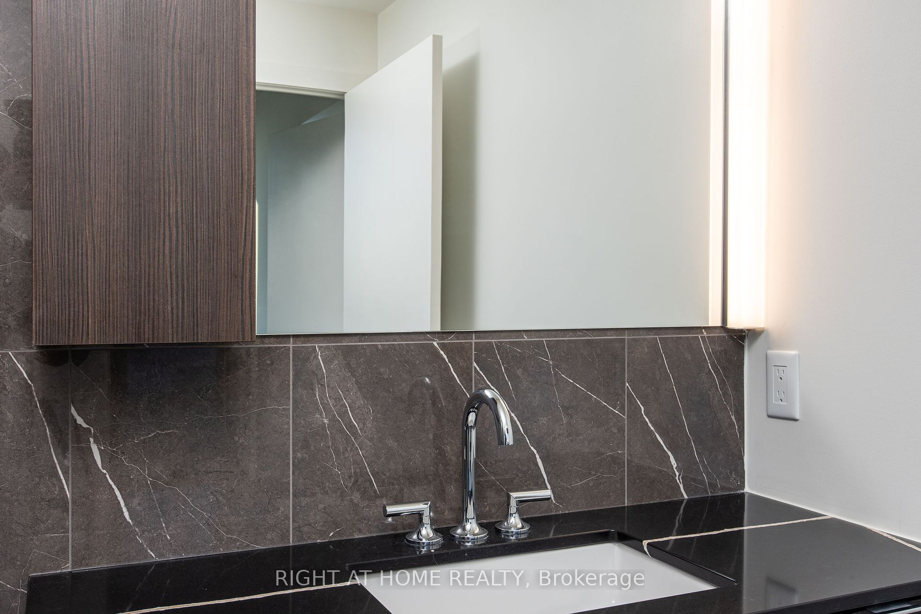 35 S Mercer St 2309