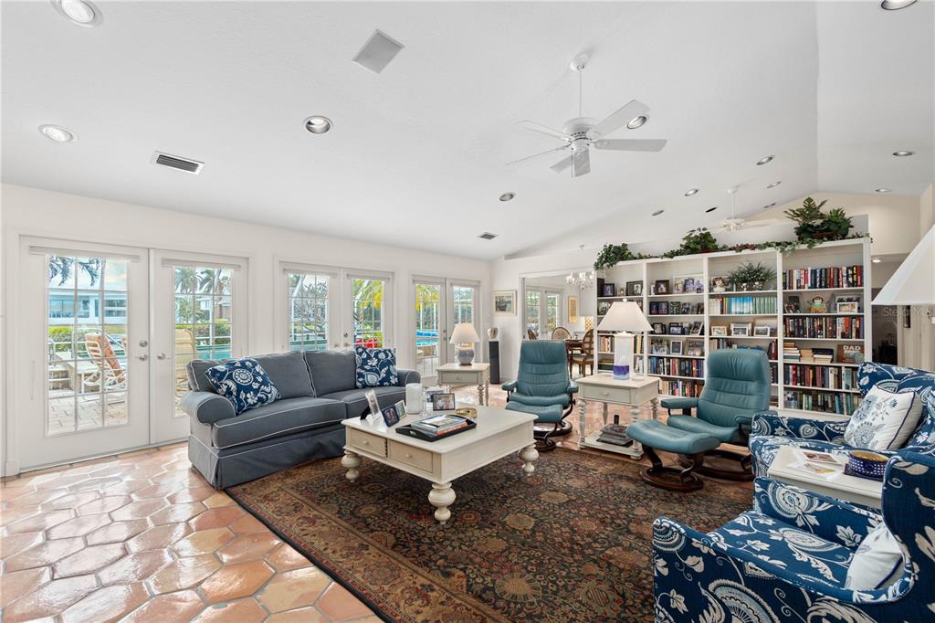 700 Old Compass Road