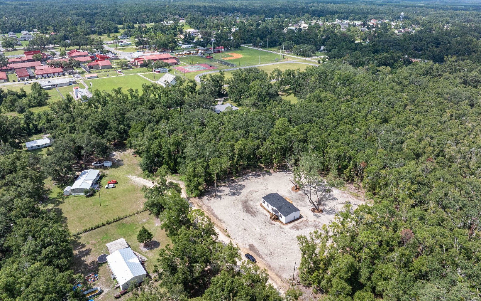 310 NE Weeping Willow Ln