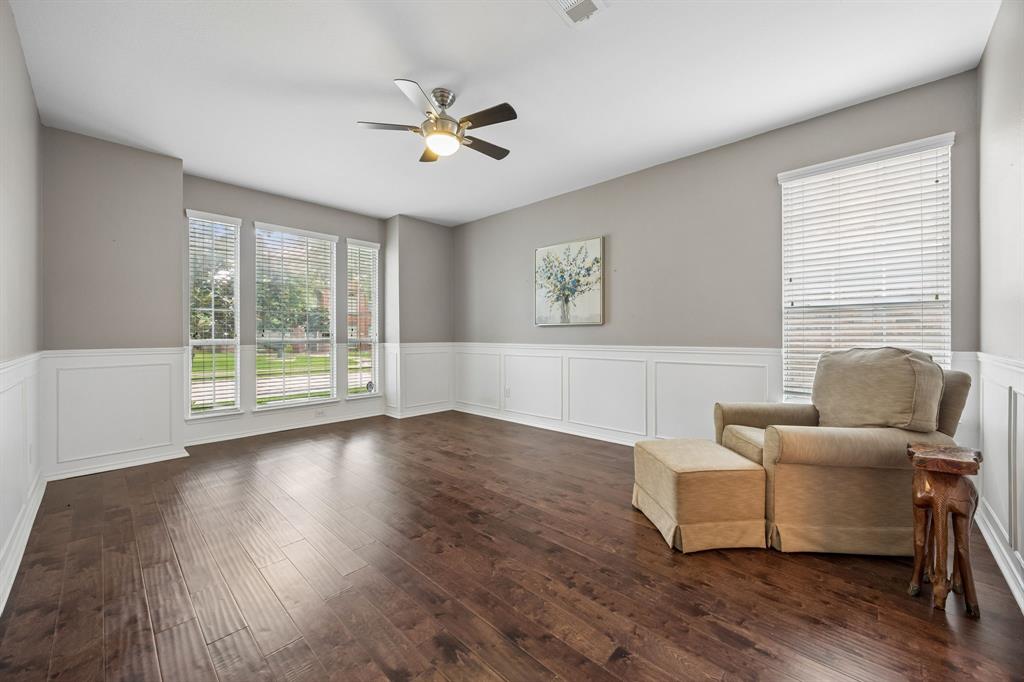 9004 Regal Oaks Drive