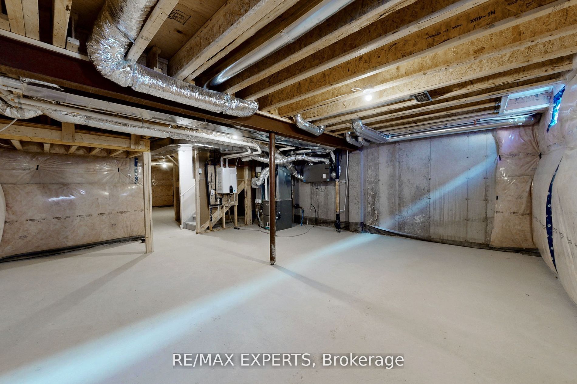 12 Abeam St