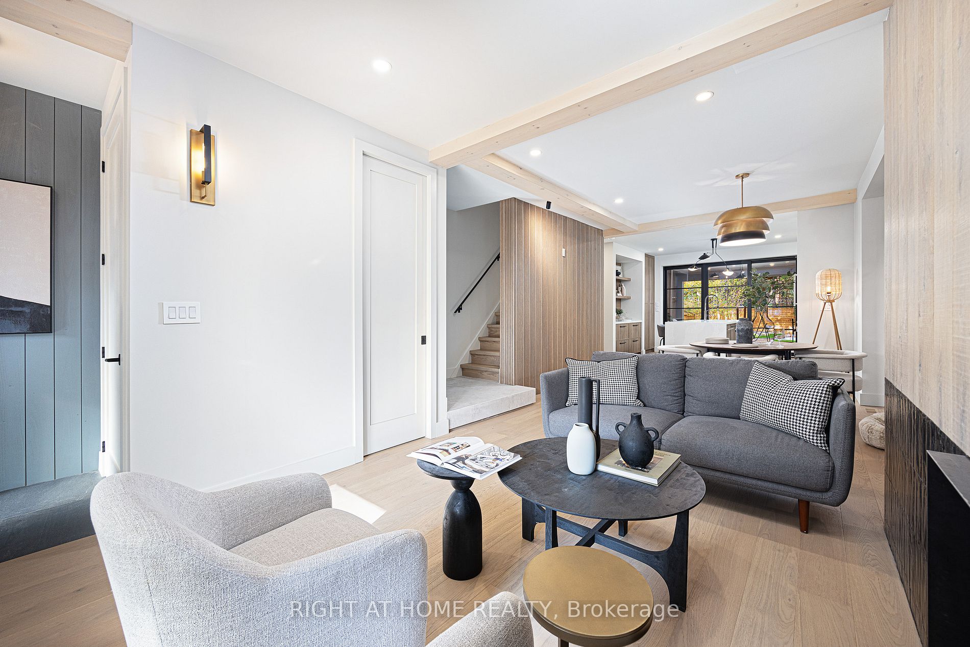 196 Fern Ave
