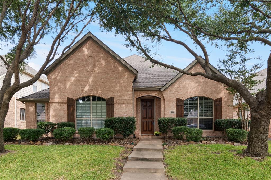 Charming 3 bedroom, 2 bathroom Plus Office, and Formal dining room! Freshly painted interior, Large kitchen that overlooks family room, Split bedrooms, two car garage. 
Quail Run community boasts of a community pool and playground. Easy access to 75 and 121, shopping, dining and more. Allen ISD.