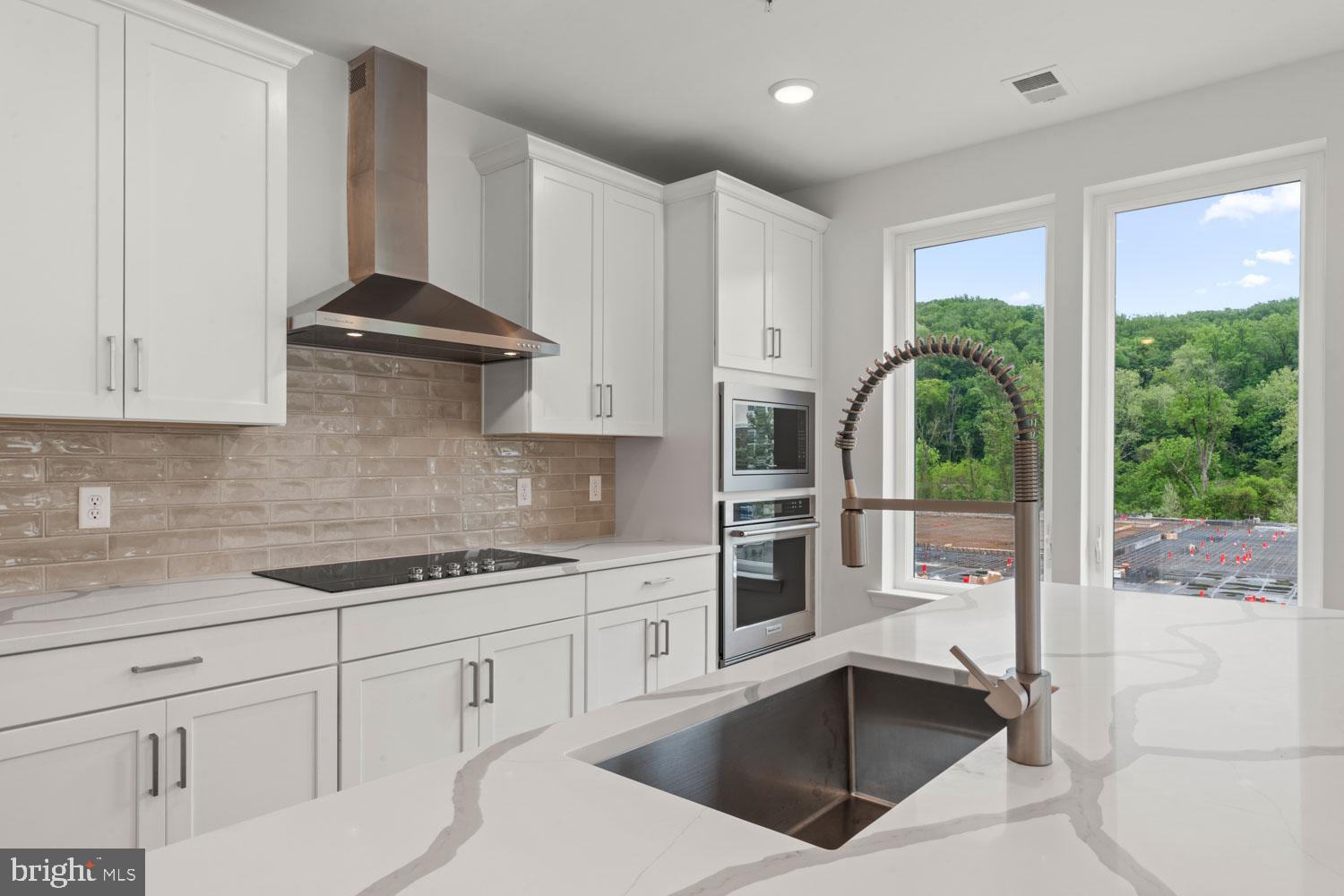 431 Washington Street 113 LEWIS