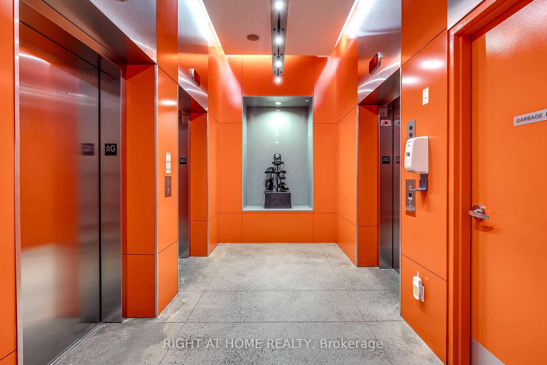 1030 W King St 318