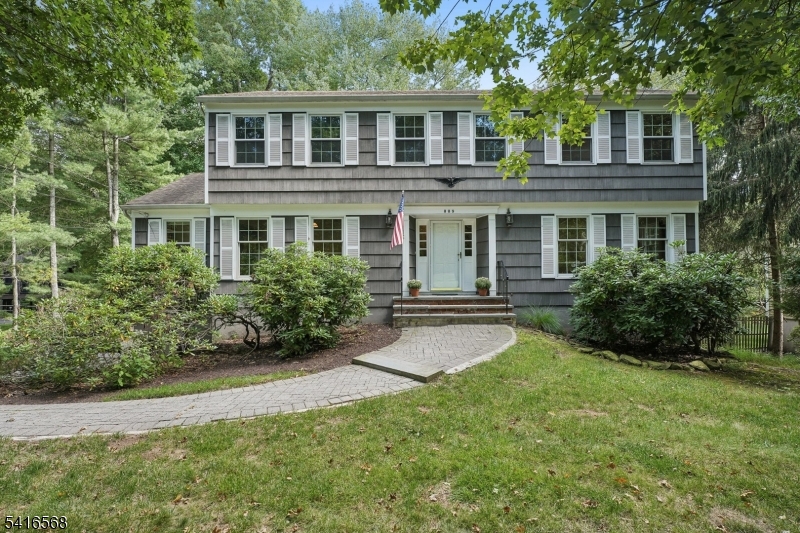 889 River Rd