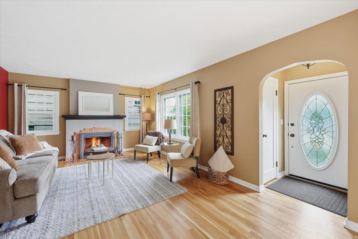 1916 S Bernard St