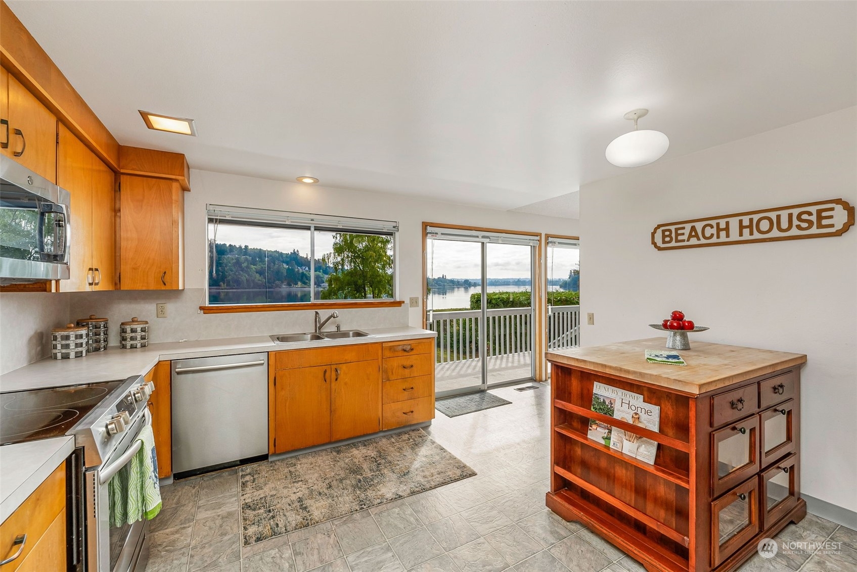 1113 NW Sunlit Lane