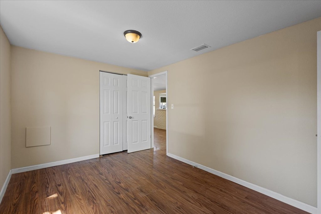 102 NE 138th St