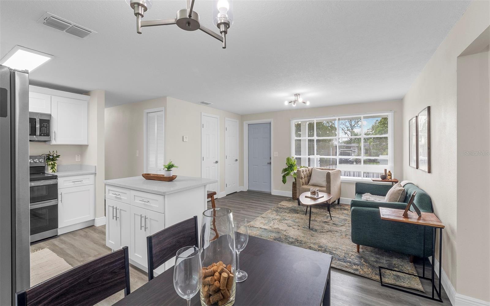 3601 E Giddens Avenue