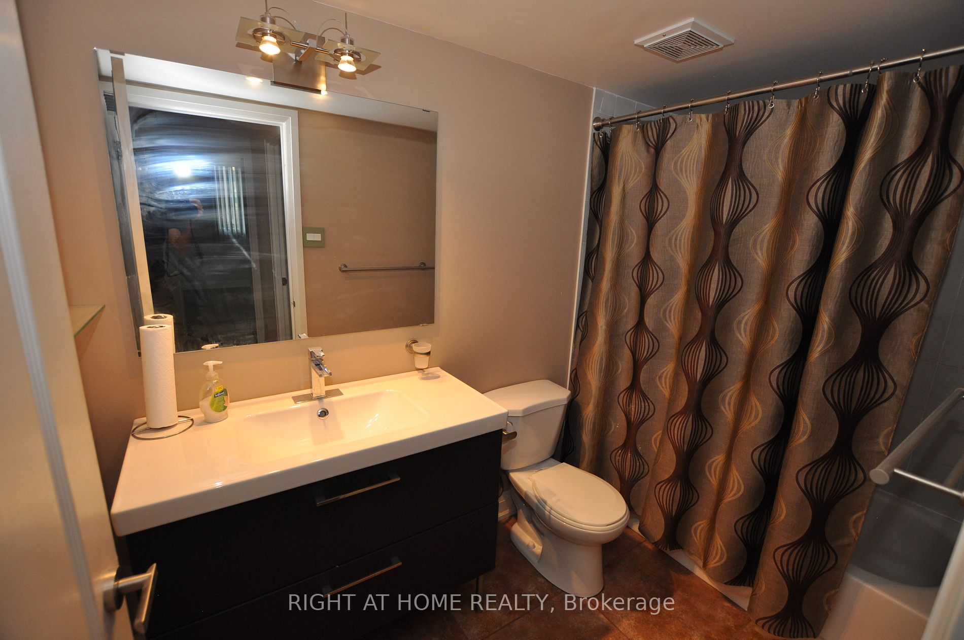 115 Hillcrest Ave 306