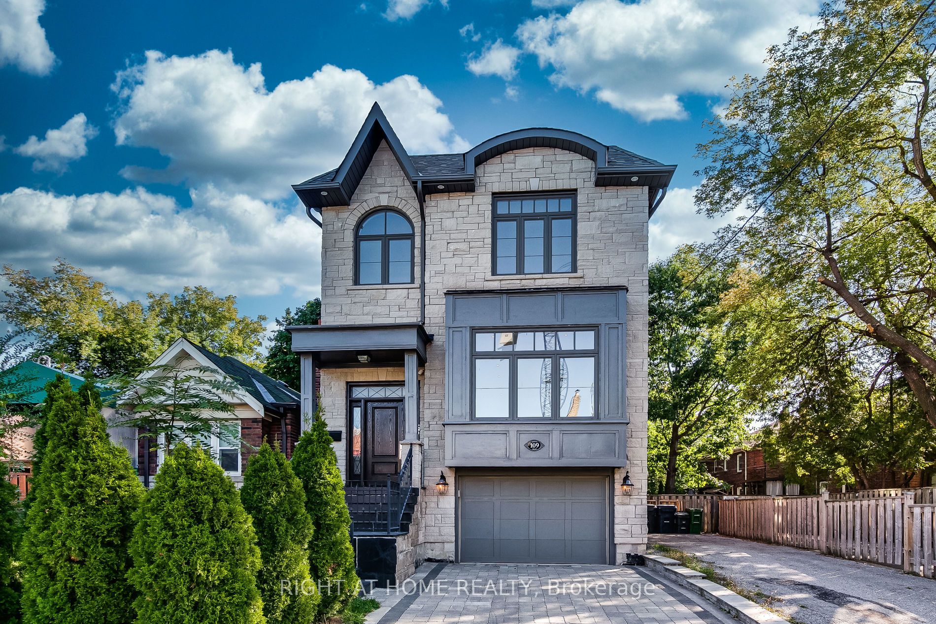 109 Banff Rd