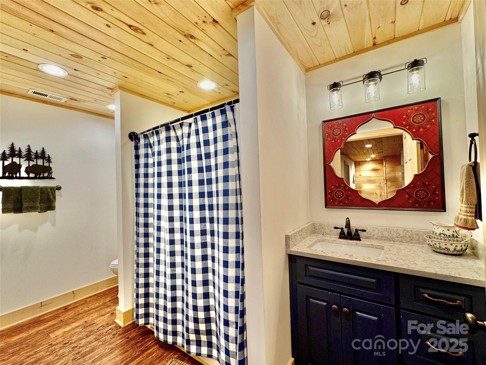 6022 Low Country Road