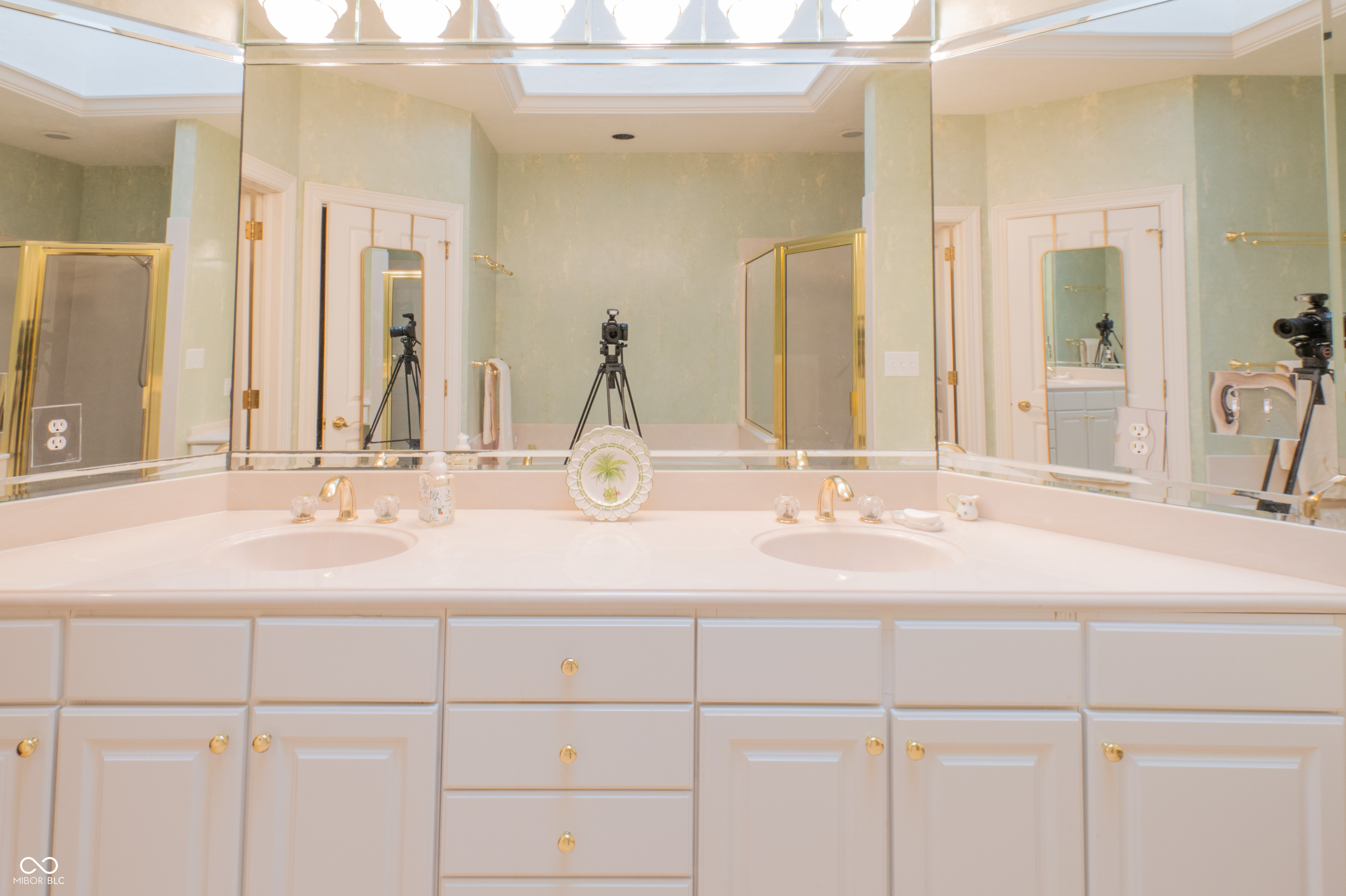 1700 Pathway Drive S