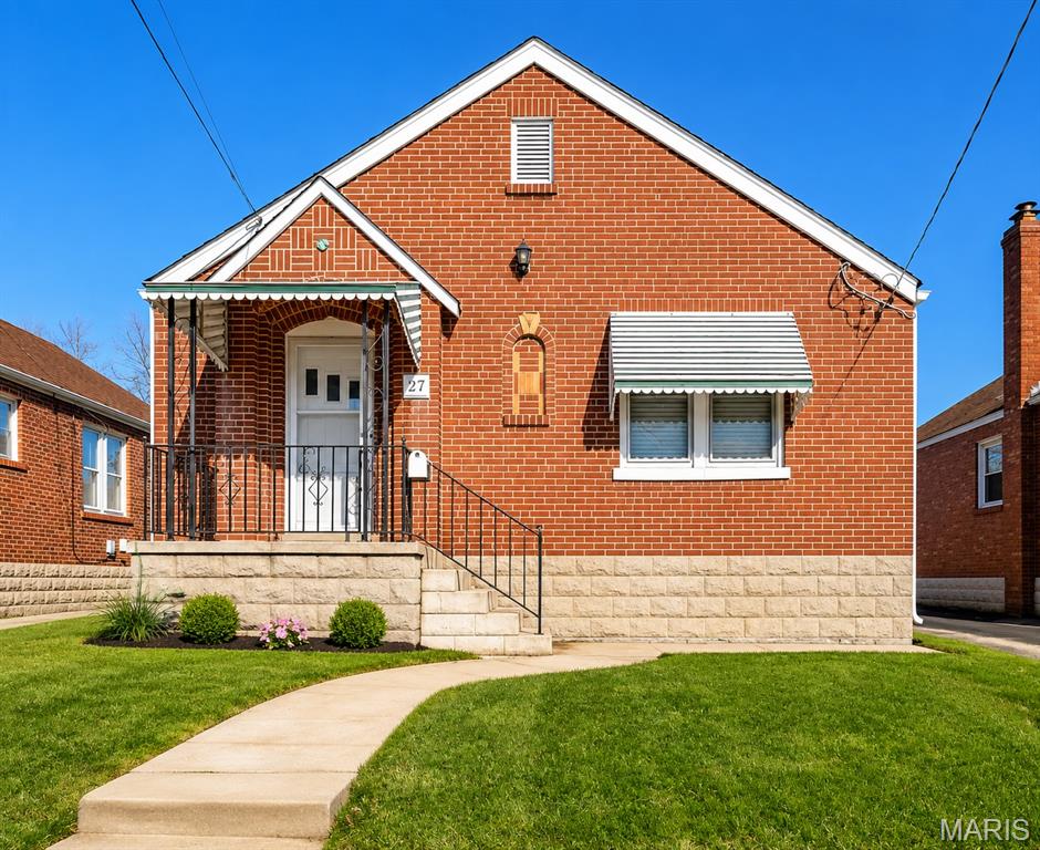 227 W Loretta Avenue