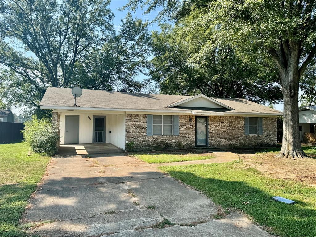 Bring your renovating and interior updating ideas to this brick ranch in Mount Vernon! With a 16x21 living room, you'll have plenty of room for hosting friends and family. A galley kitchen could be a blank slate for your to turn into a chef's delight. Two spacious bedrooms with ceiling fans also come with this home with potential!