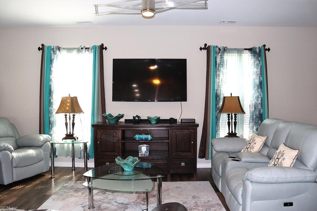 515 Waterside Drive 117