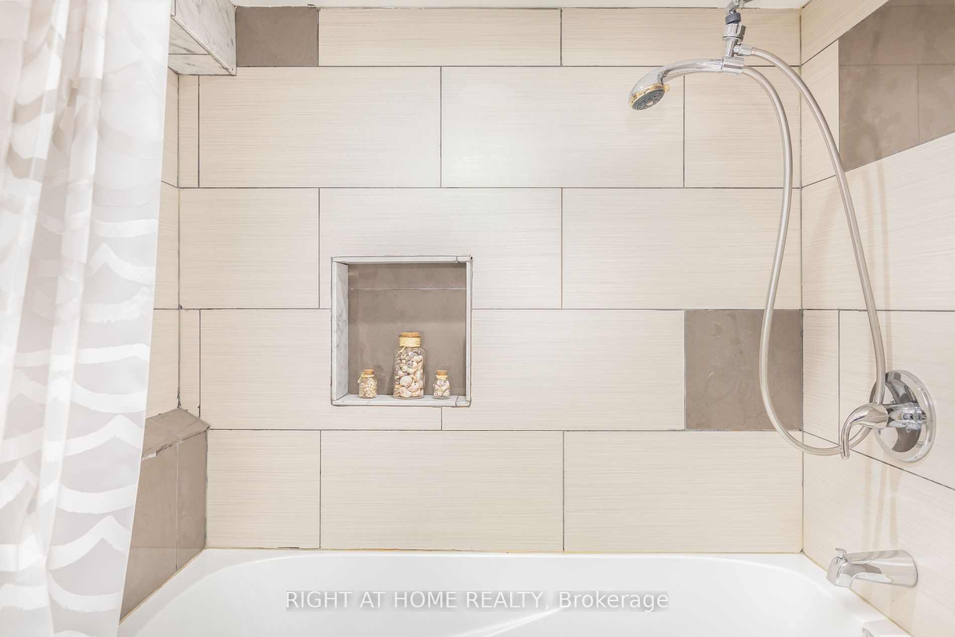 32 Flerimac Rd Lower