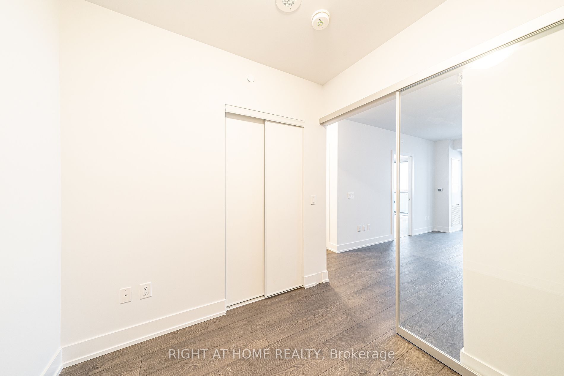 2550 N Simcoe St 2015