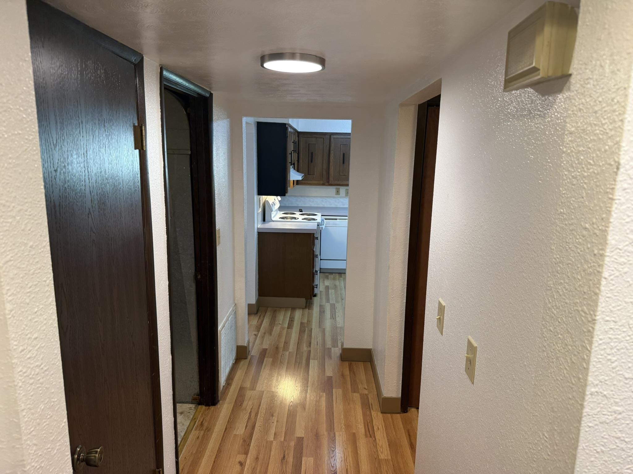 920-922 N Locust Rd