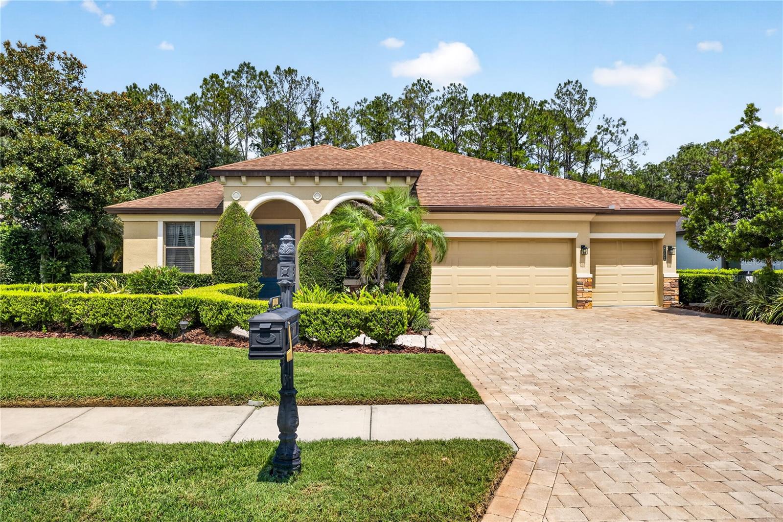 4726 Lago Vista Circle