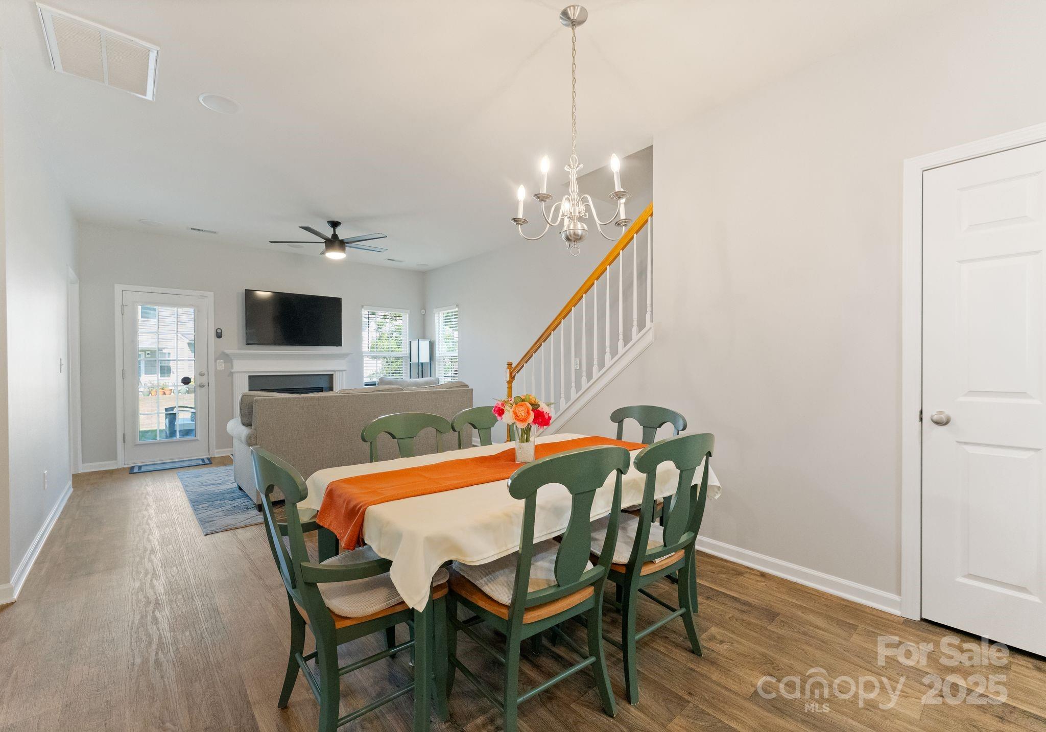 13635 Singleleaf Lane