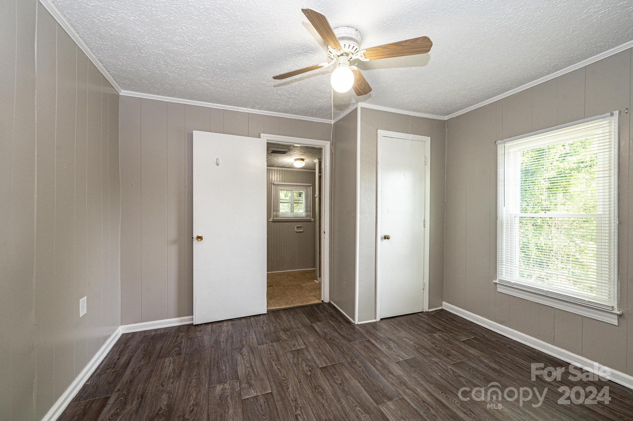 612 Center Street NW