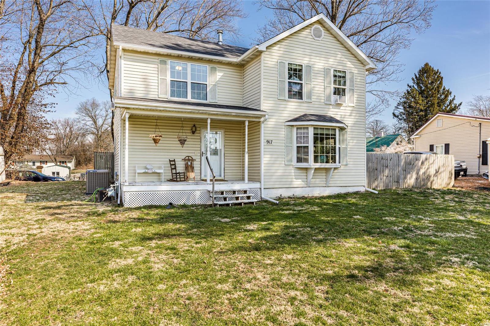 159,000 917 School Street Hillsboro IL 62049 Montgomery County Realty