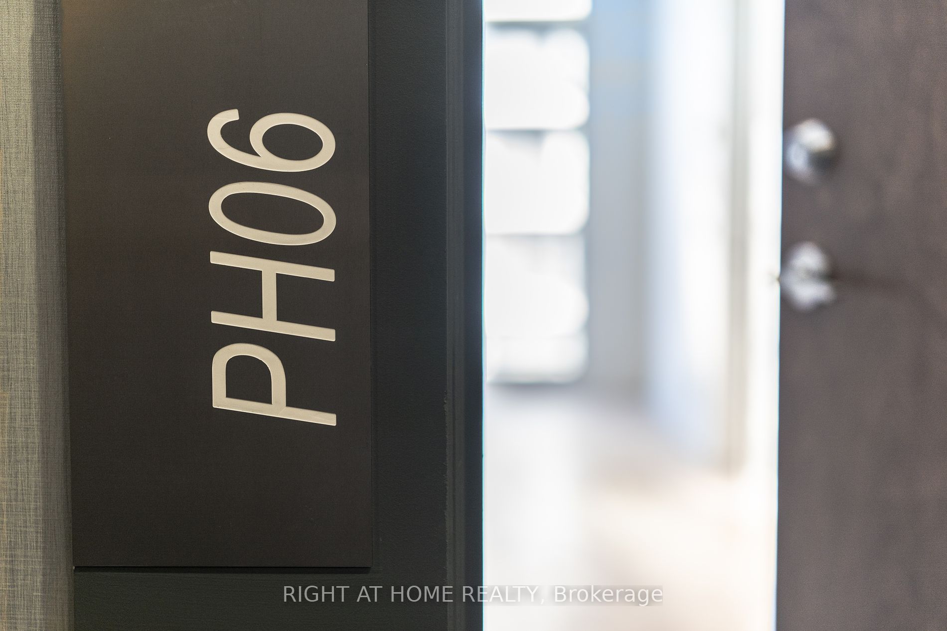 2212 W Lake Shore Blvd Ph06