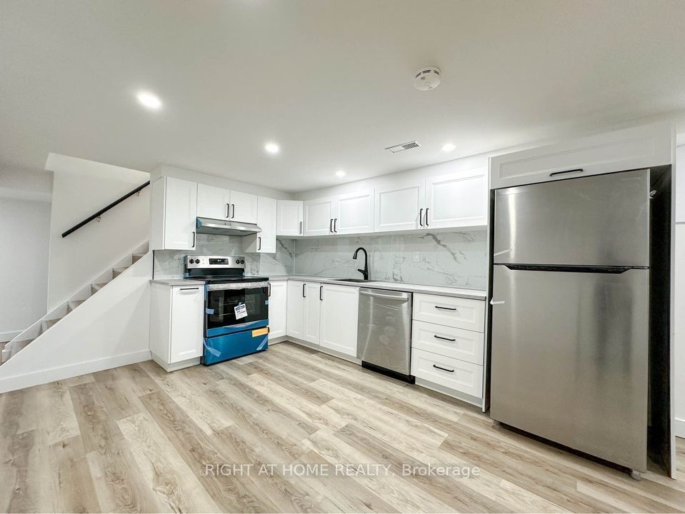 1 Roslyn Rd