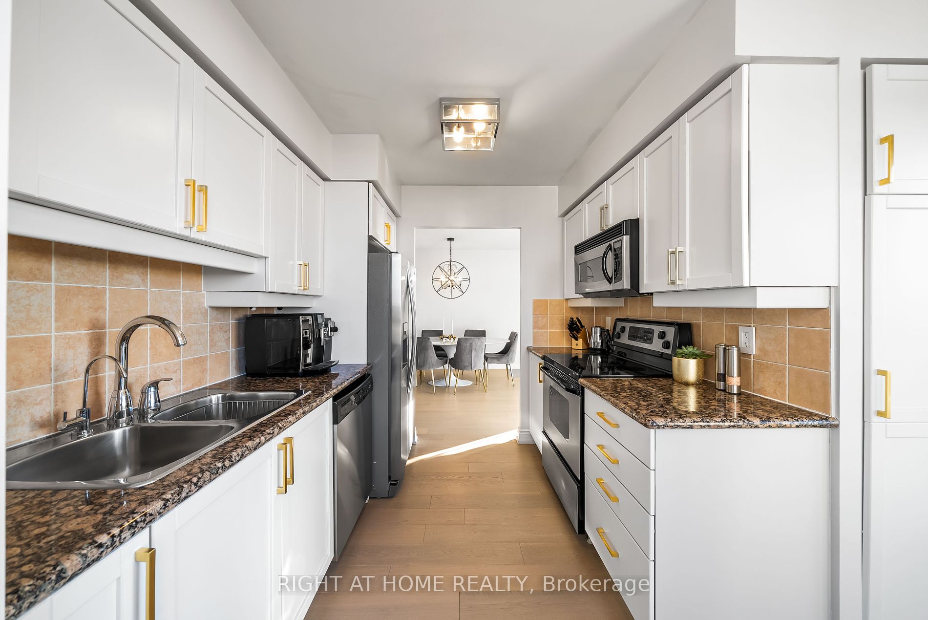 80 S Harrison Garden Blvd 1122