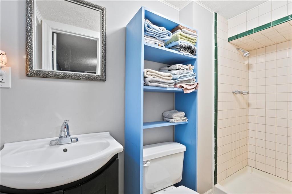 1705 SE Abbey Street