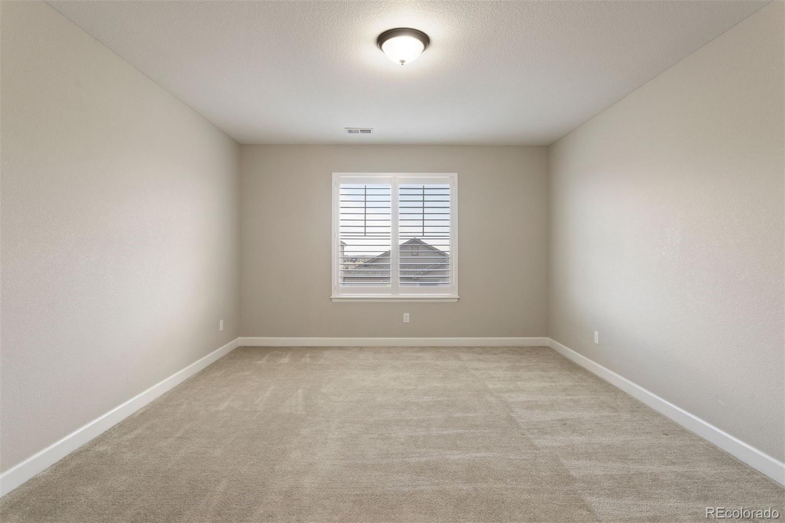 3702 White Rose Loop