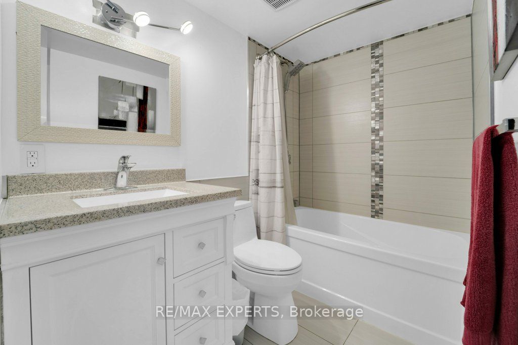 326 E Major Mackenzie Dr 508