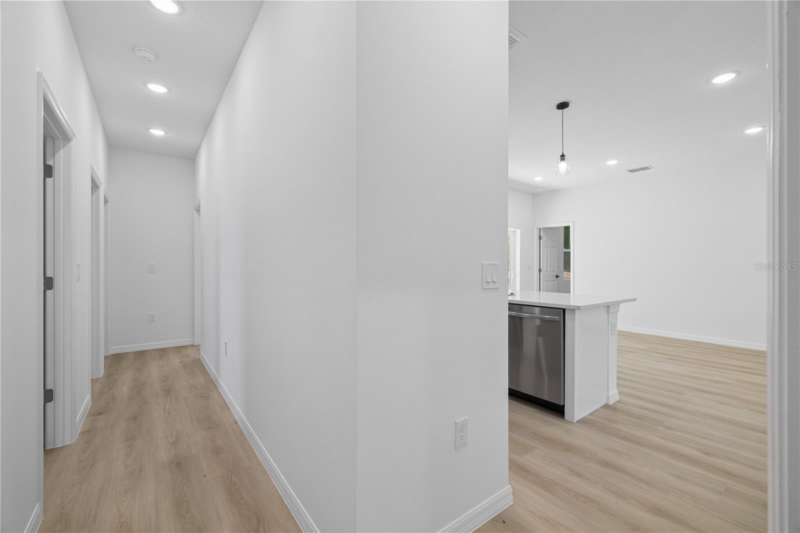 3261 W Gainesville Drive