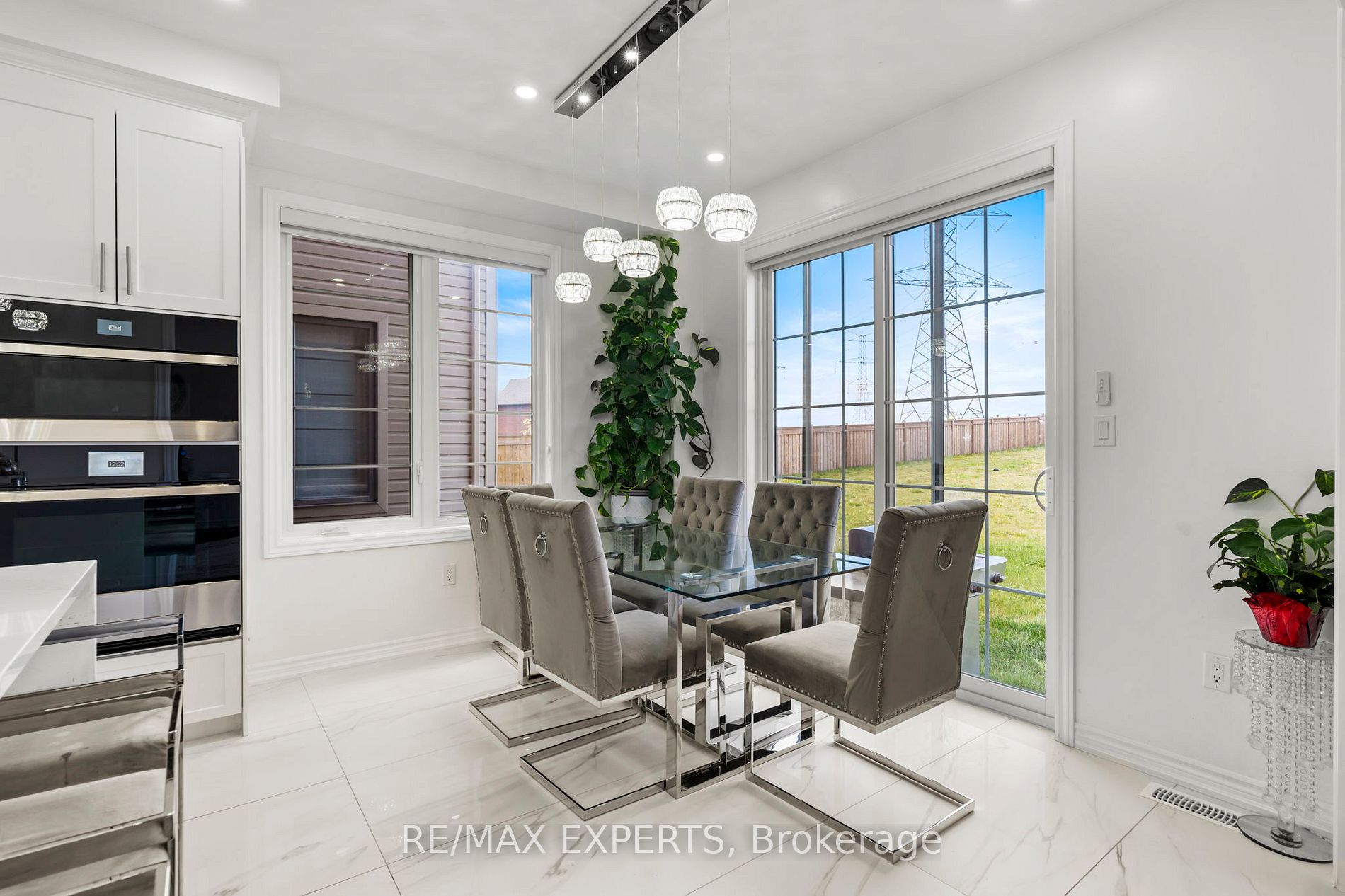 324 W Windfields Farm Dr
