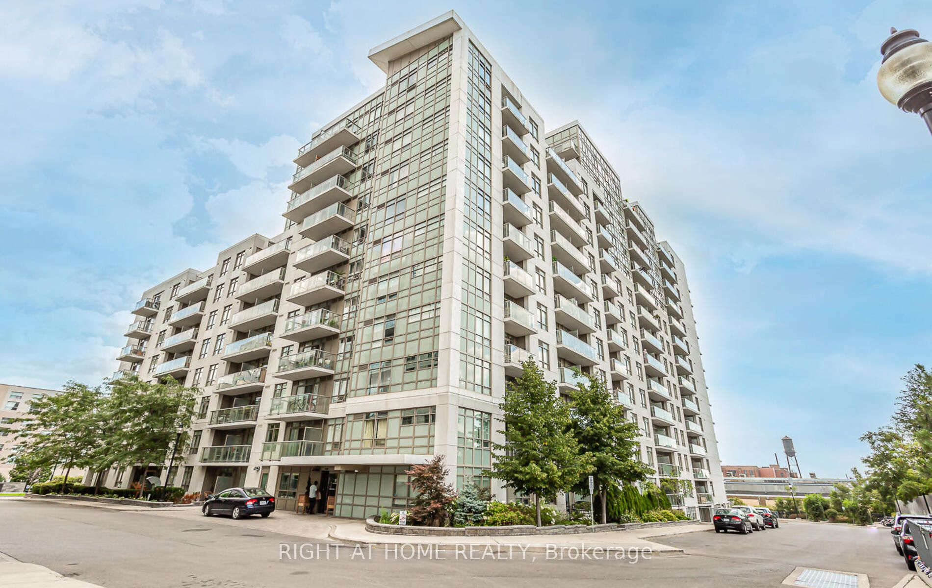 812 Lansdowne Ave 1115