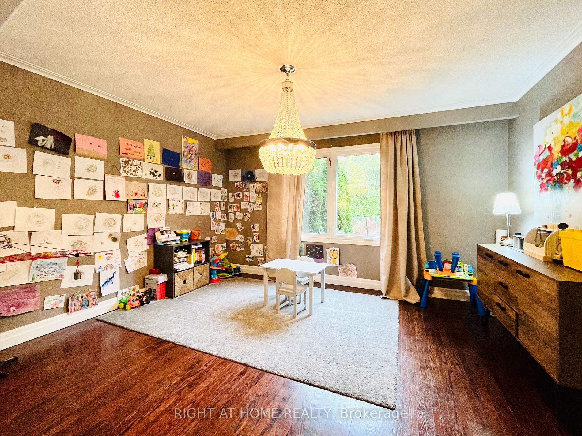 73 Laureleaf Rd